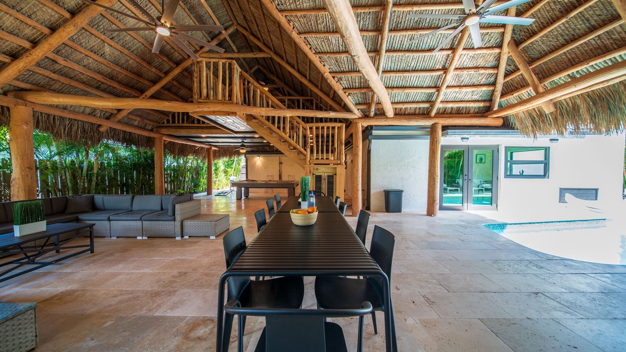 Photo of Outdoor in Tropic Palms