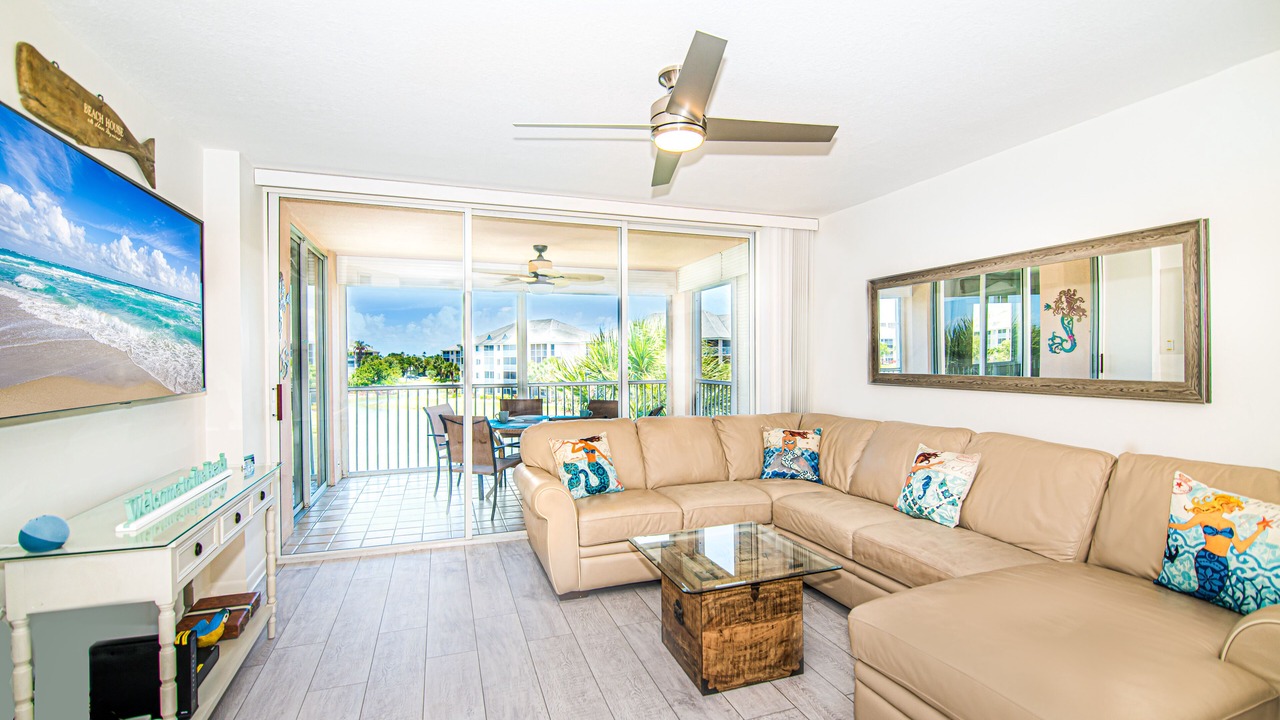 Photo of Livingroom in Jupiter Bay