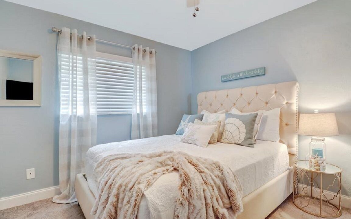 Photo of Bedroom in Naples Park