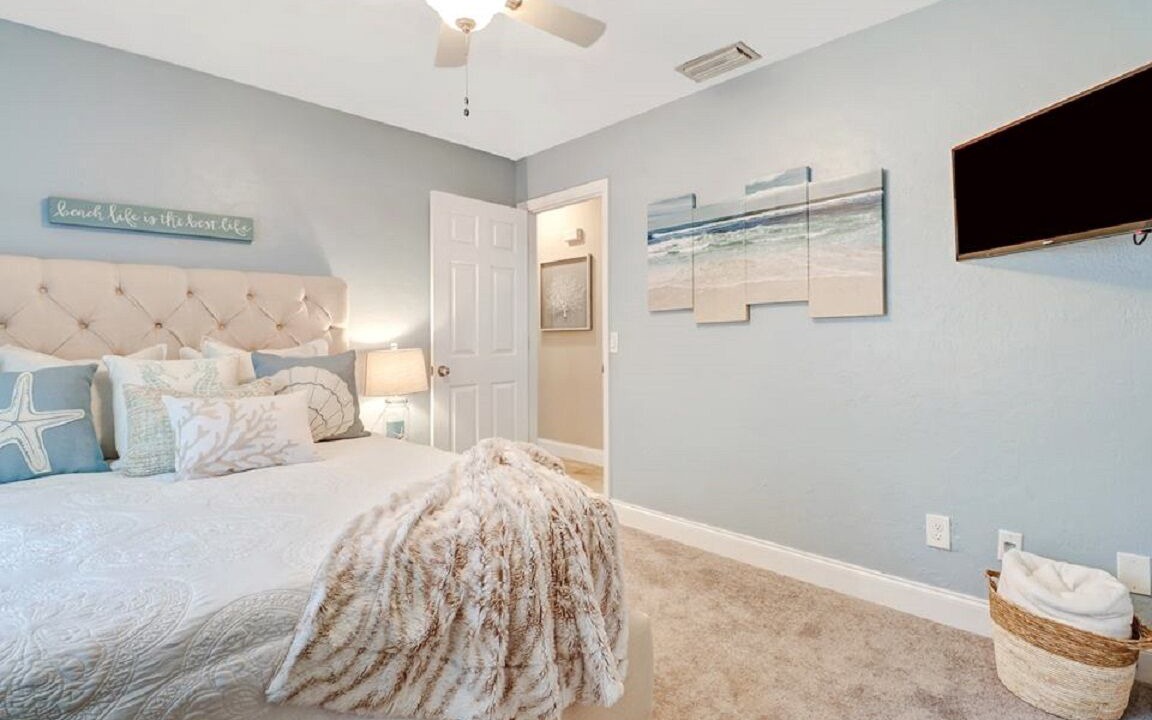 Photo of Bedroom in Naples Park