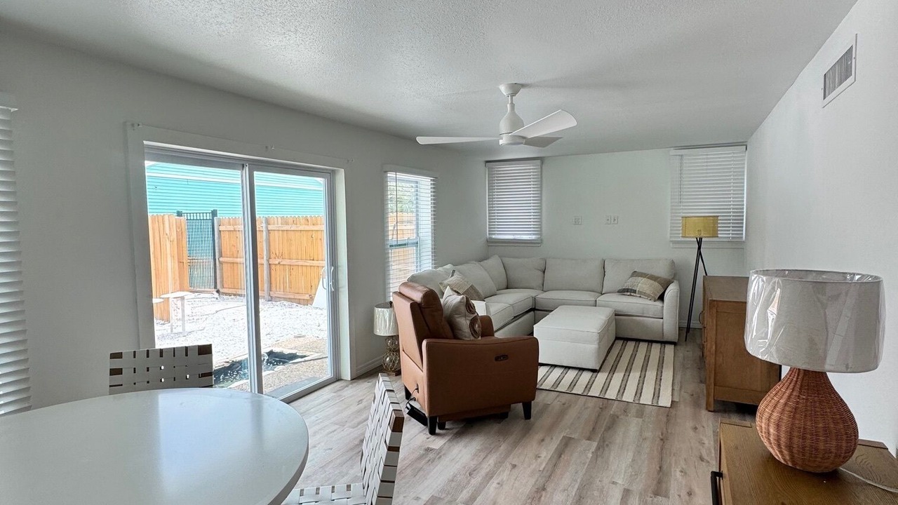 Photo of Livingroom in Longbeach Village