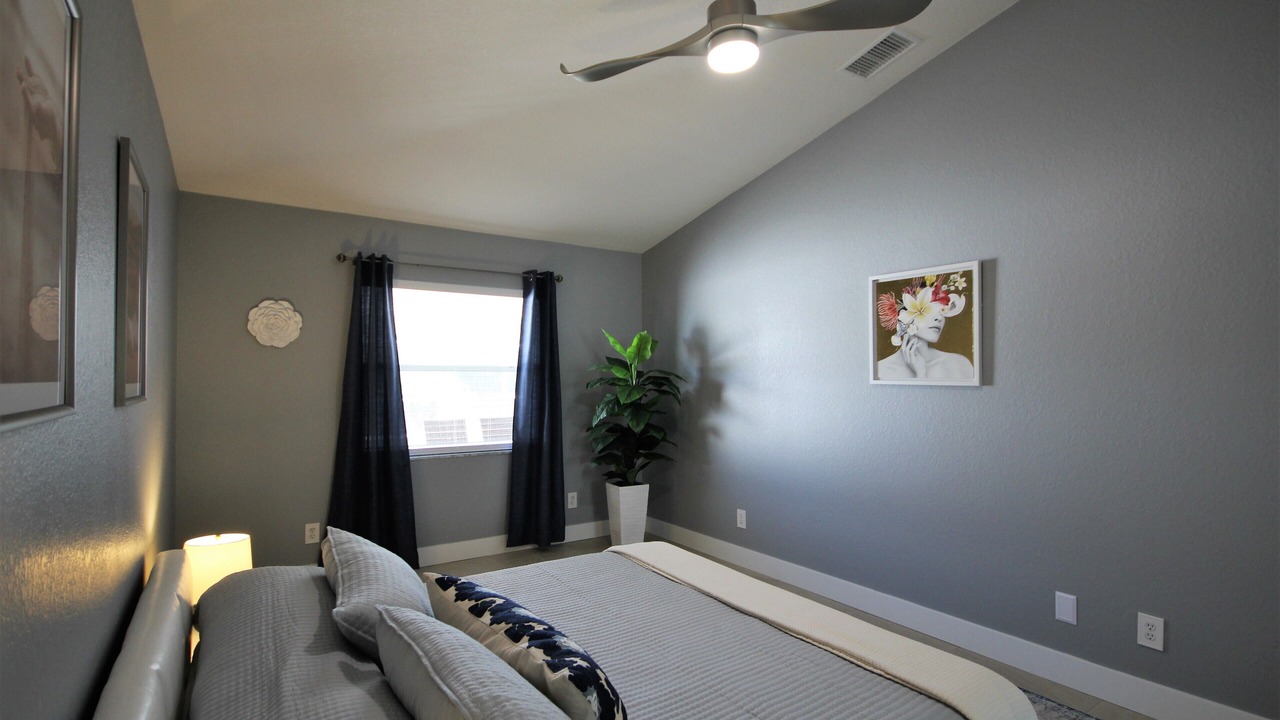 Photo of Bedroom in Englewood East