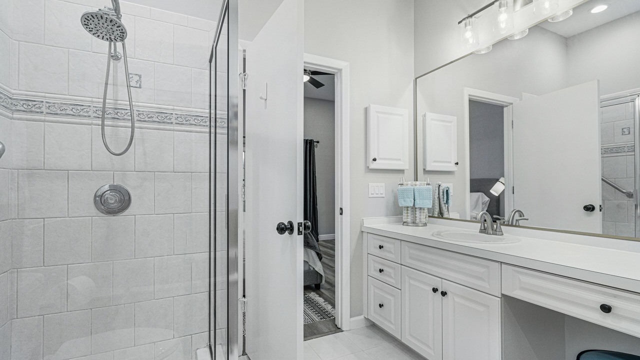 Photo of Bathroom in Country Oaks