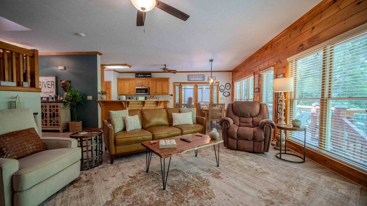 Photo of Livingroom in East Ellijay