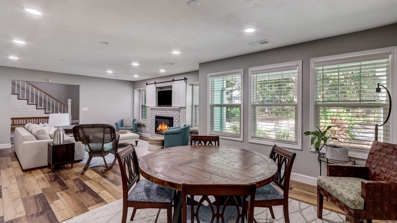 Photo of Livingroom in Amelia City