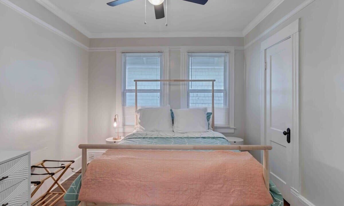 Photo of Bedroom in Five Points