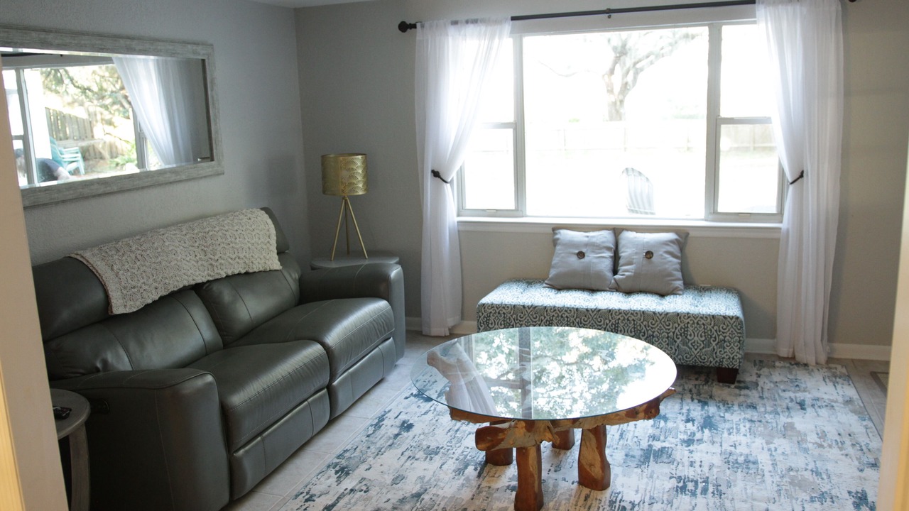 Photo of Livingroom in Brown Island