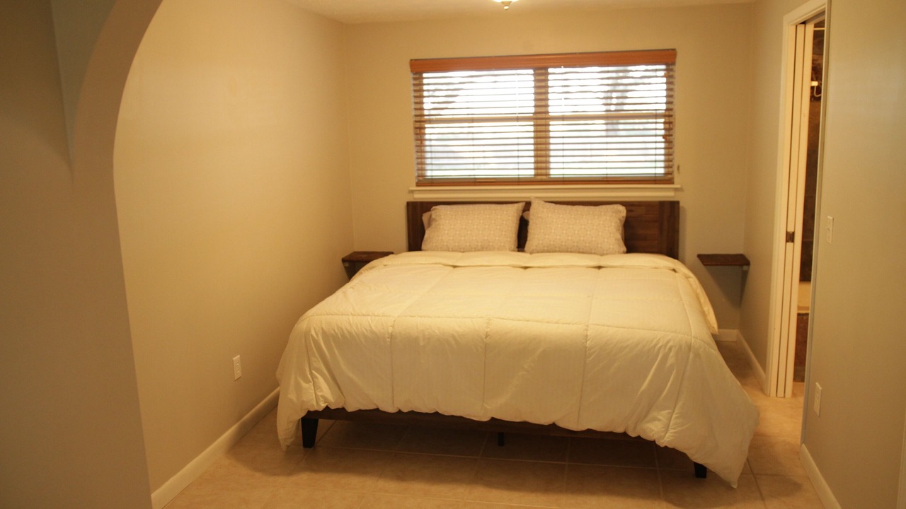 Photo of Bedroom in Brown Island