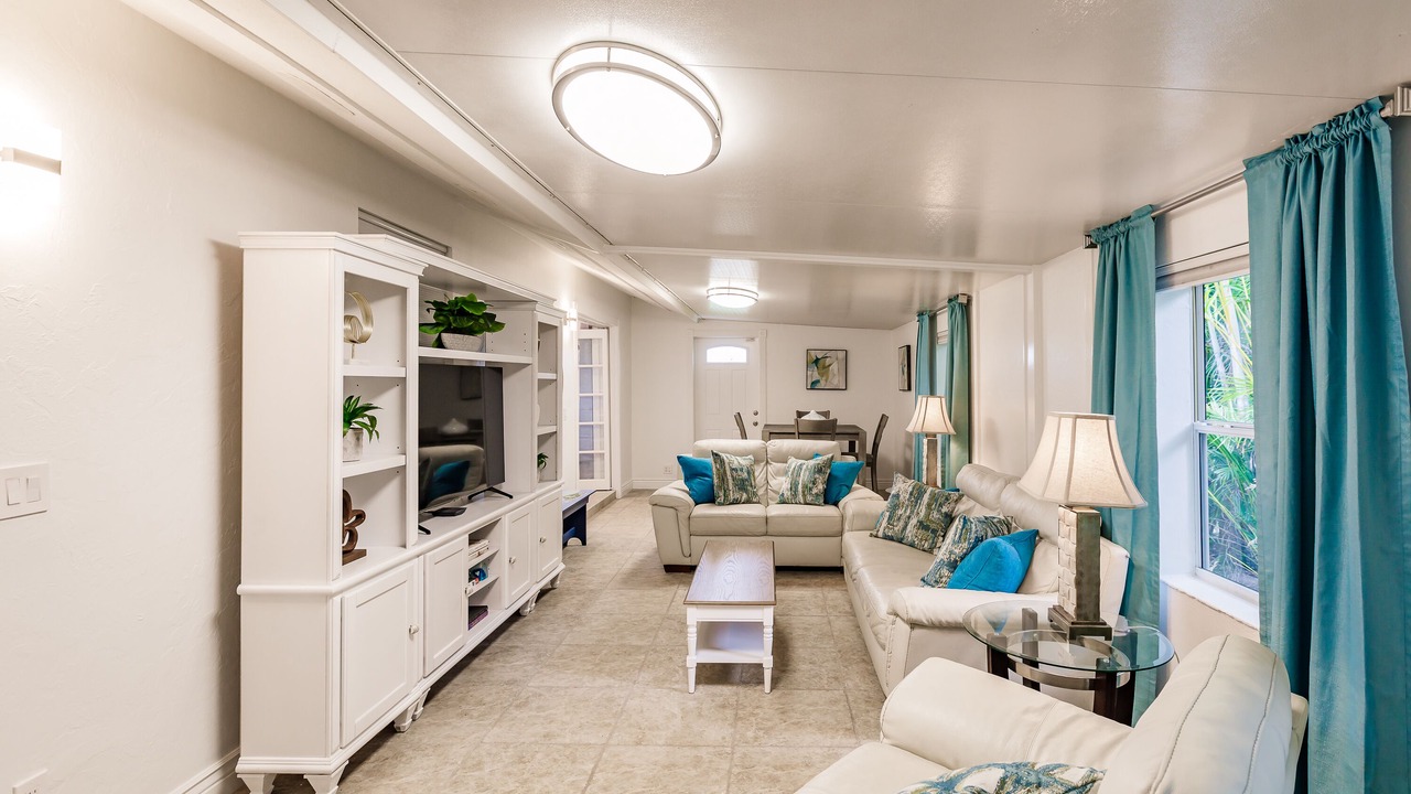 Photo of Bedroom in Naples Park