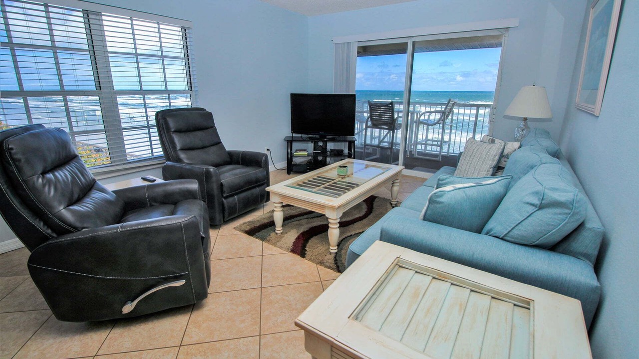 Photo of Livingroom in Point East