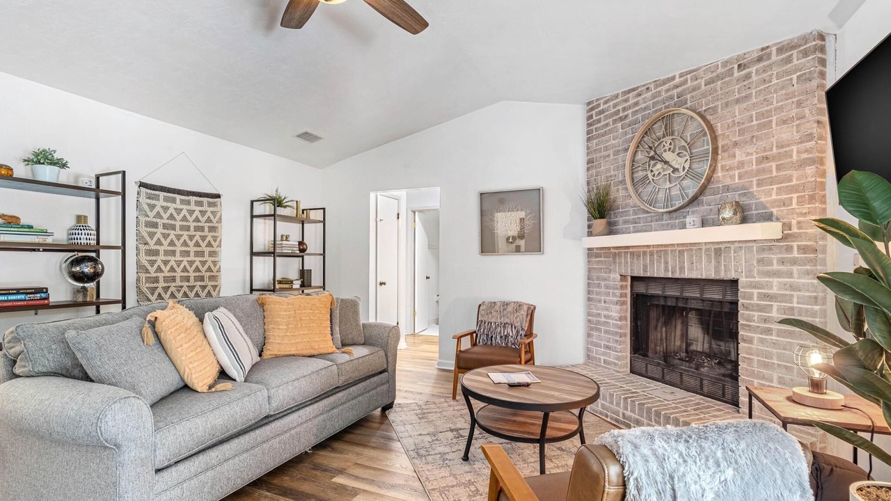 Photo of Livingroom in Gainesville