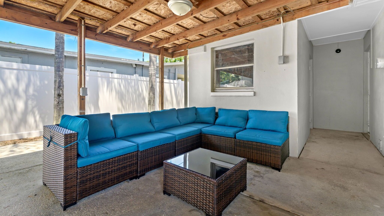 Photo of Patio Balcony in Bay Crest Park