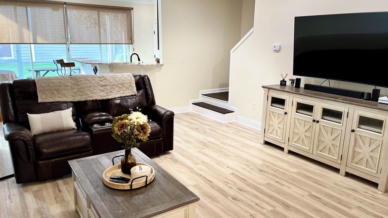 Photo of Livingroom in Baymeadows