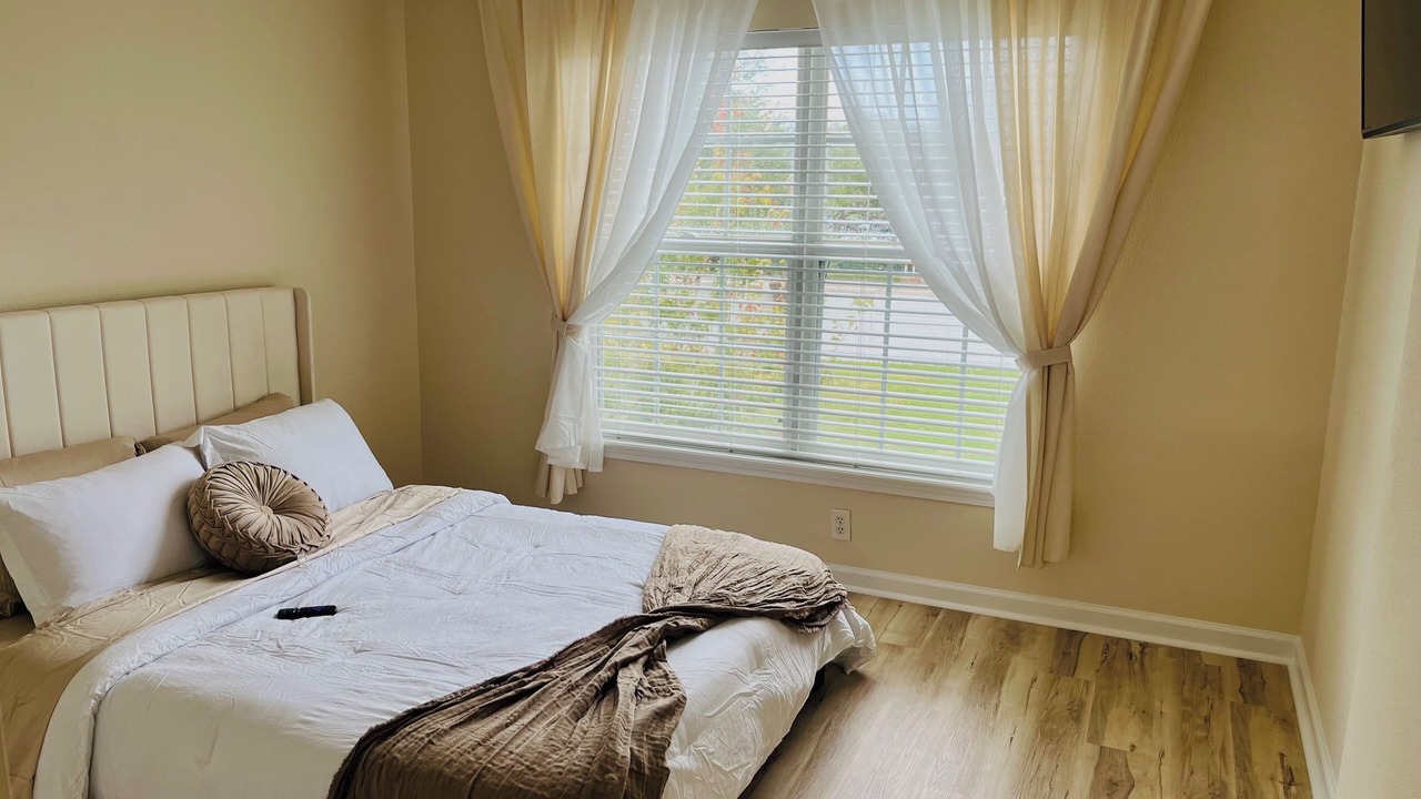 Photo of Bedroom in Baymeadows