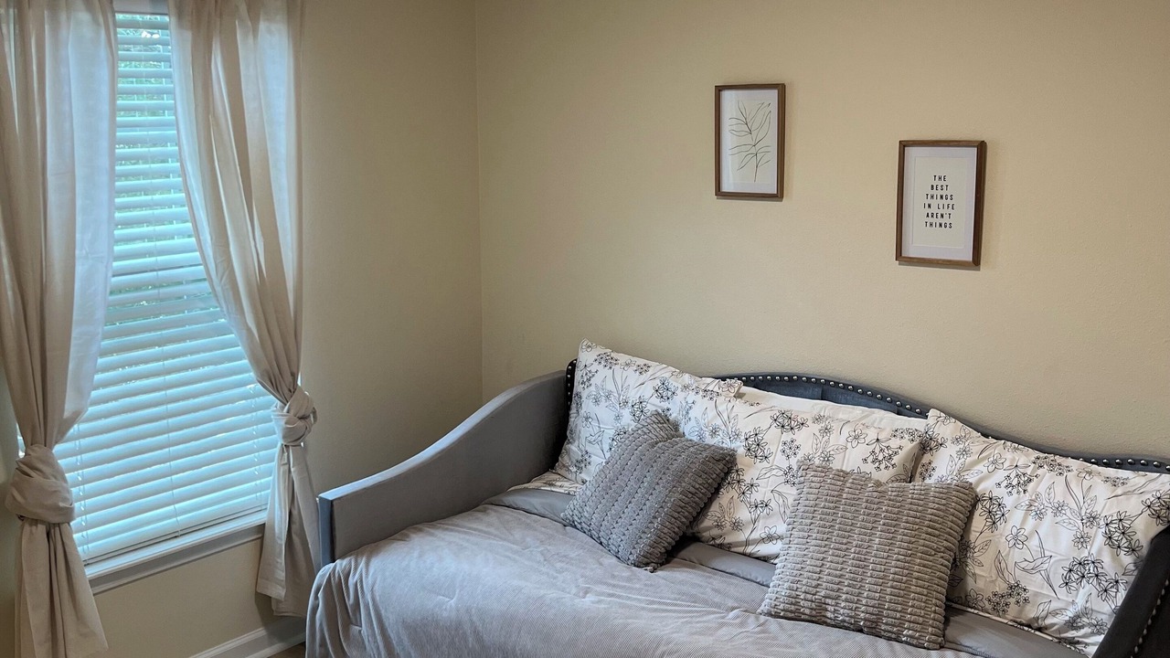 Photo of Bedroom in Baymeadows