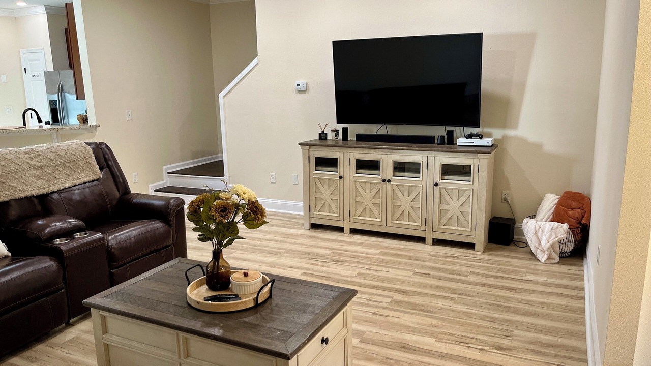 Photo of Livingroom in Baymeadows