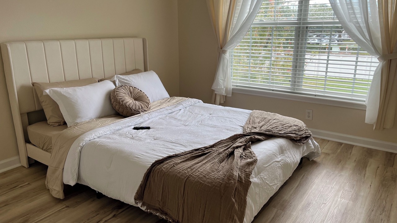 Photo of Bedroom in Baymeadows