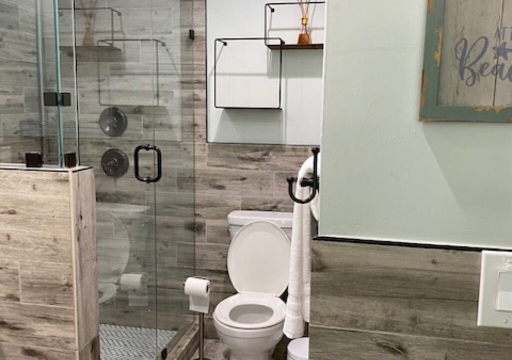 Photo of Bathroom in East Central Boulevard