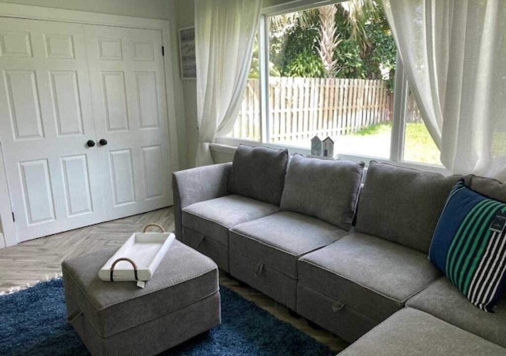 Photo of Livingroom in East Central Boulevard