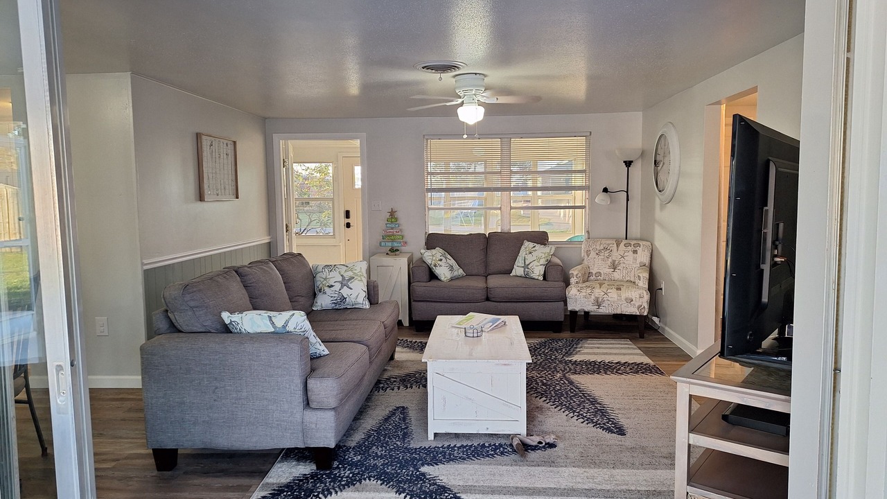 Photo of Livingroom in Englewood