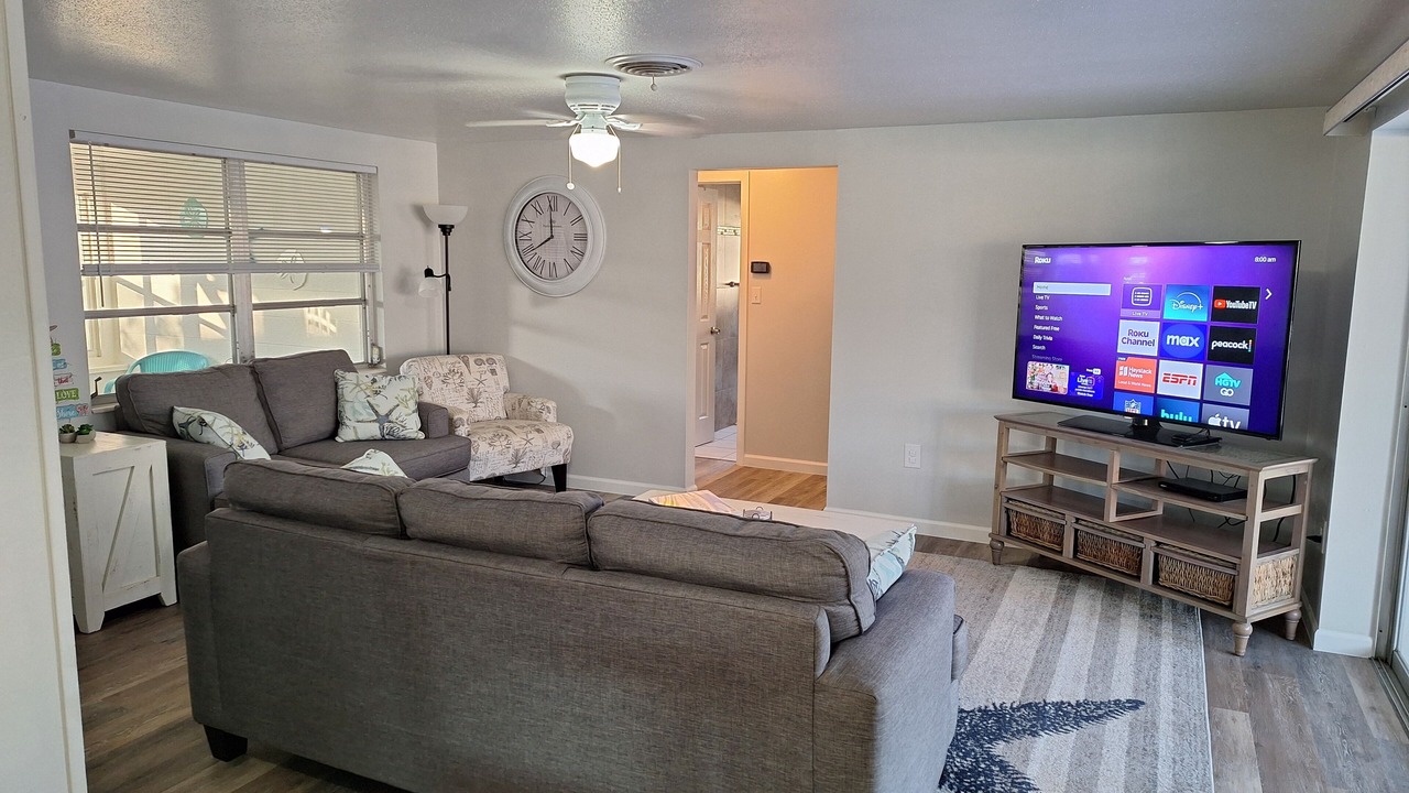 Photo of Livingroom in Englewood