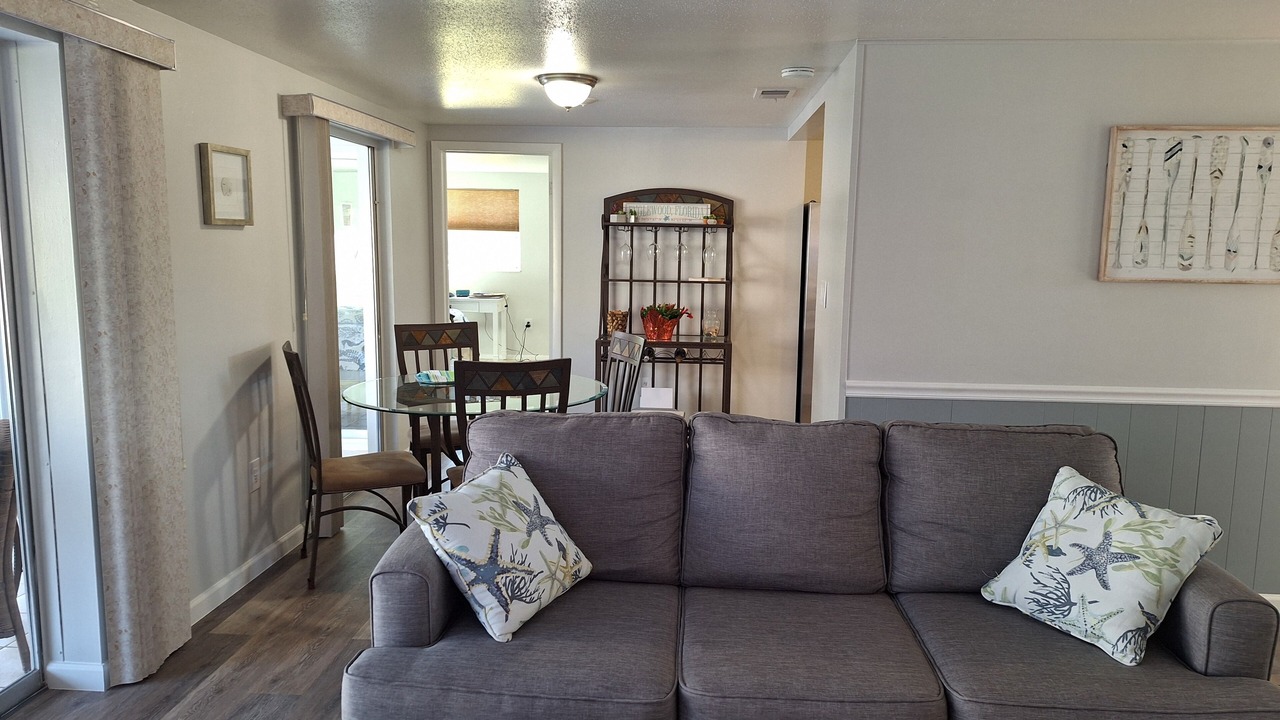 Photo of Livingroom in Englewood