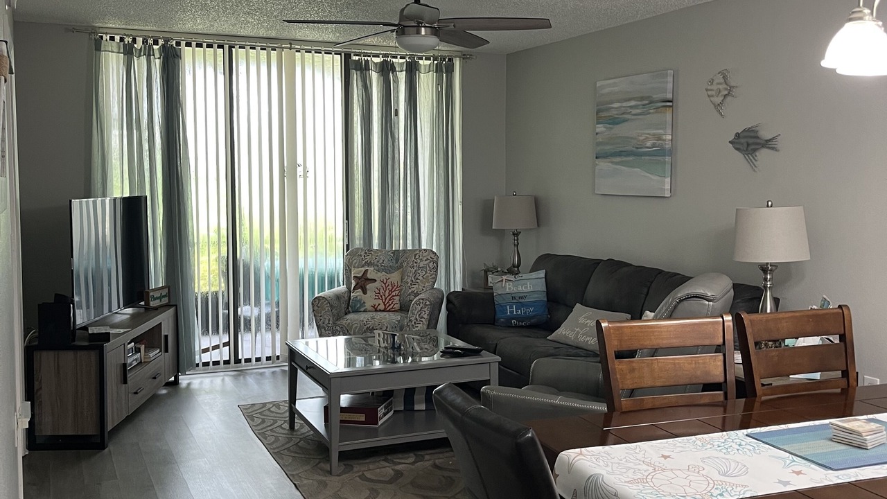 Photo of Livingroom in Trailer Estates