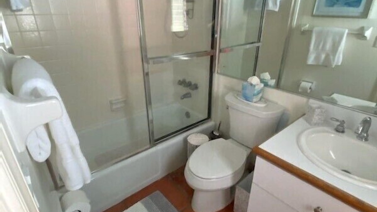 Photo of Bathroom in Lake Ida Shores
