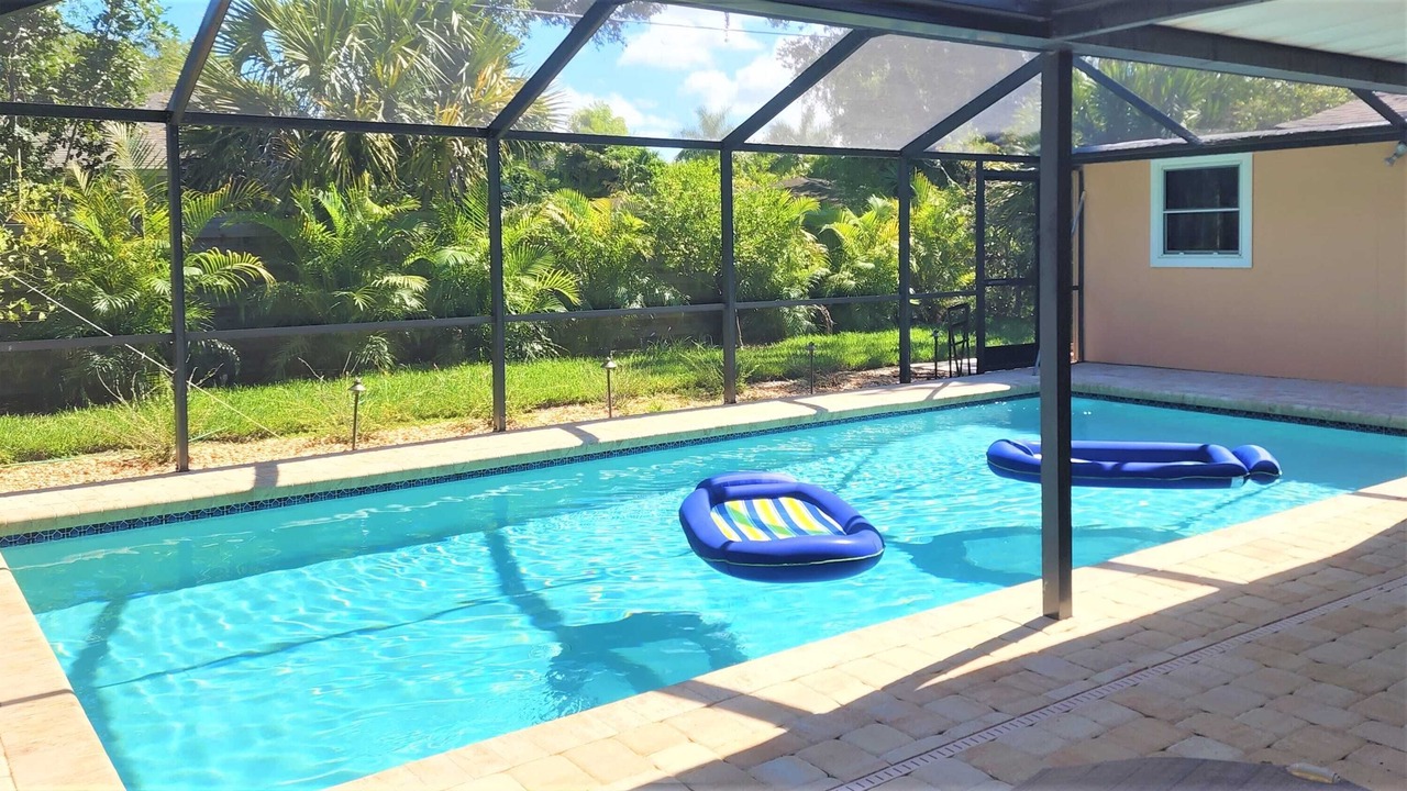 Photo of Outdoor in Gulf Gate Estates