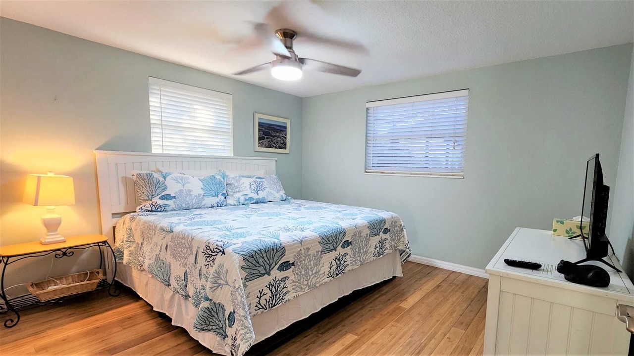 Photo of Bedroom in Gulf Gate Estates