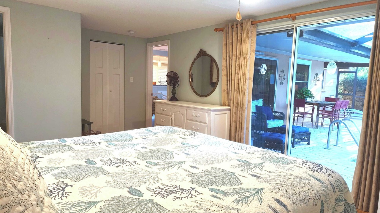 Photo of Bedroom in Gulf Gate Estates