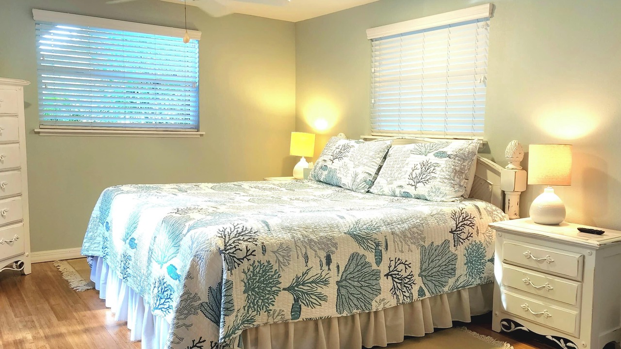 Photo of Bedroom in Gulf Gate Estates