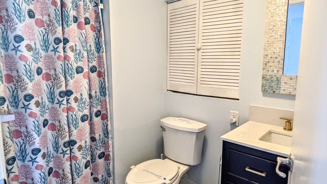 Photo of Bathroom in Seawinds Condo