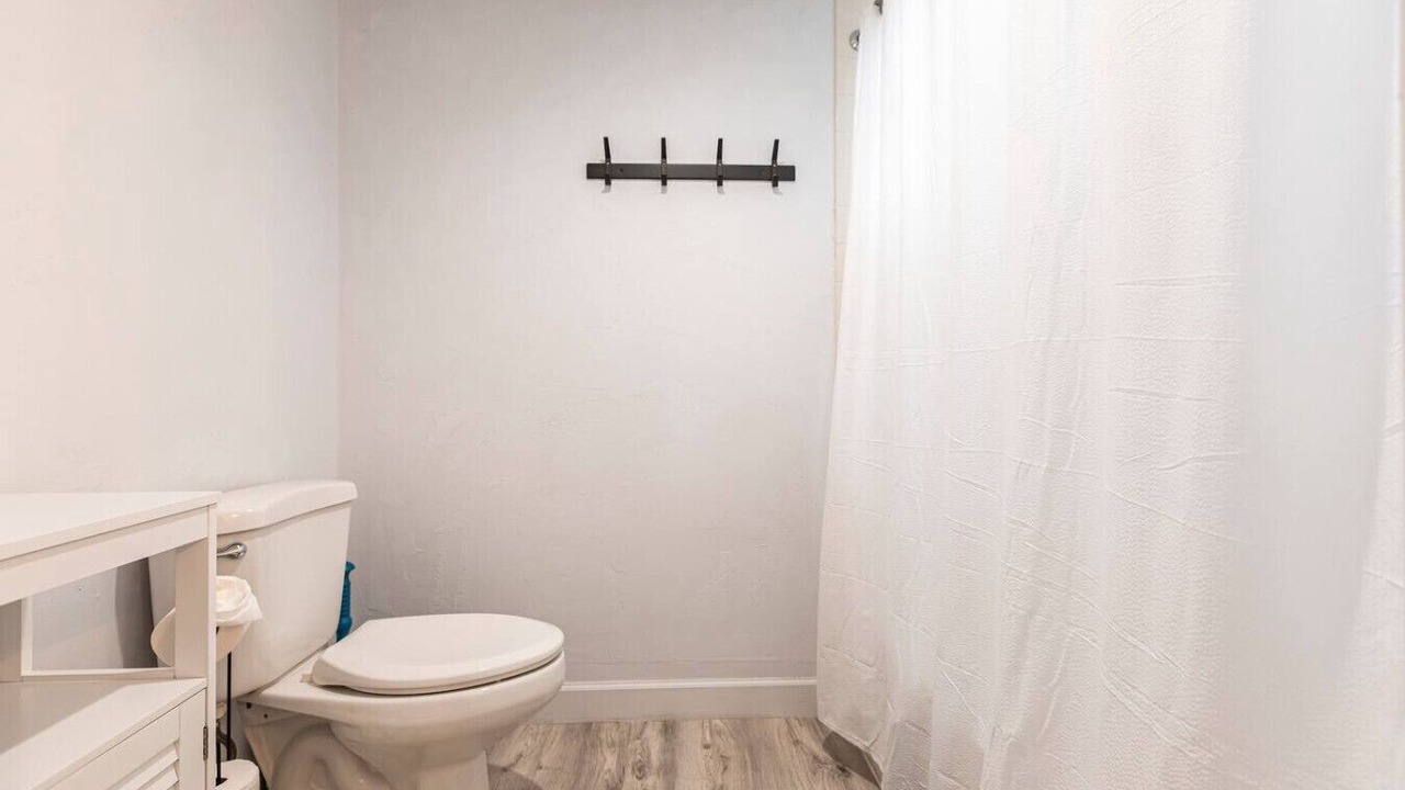 Photo of Bathroom in Park Shore