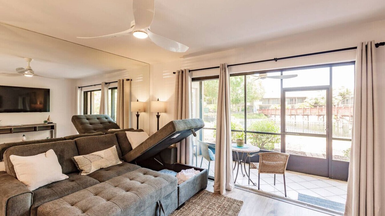 Photo of Livingroom in Park Shore