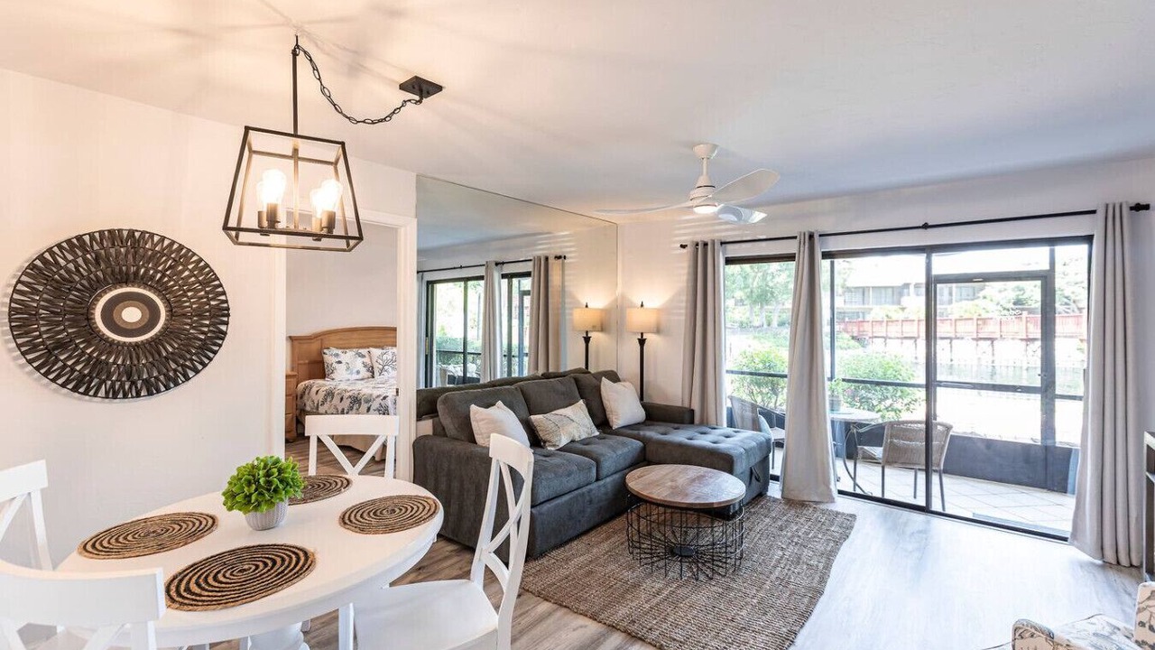 Photo of Livingroom in Park Shore