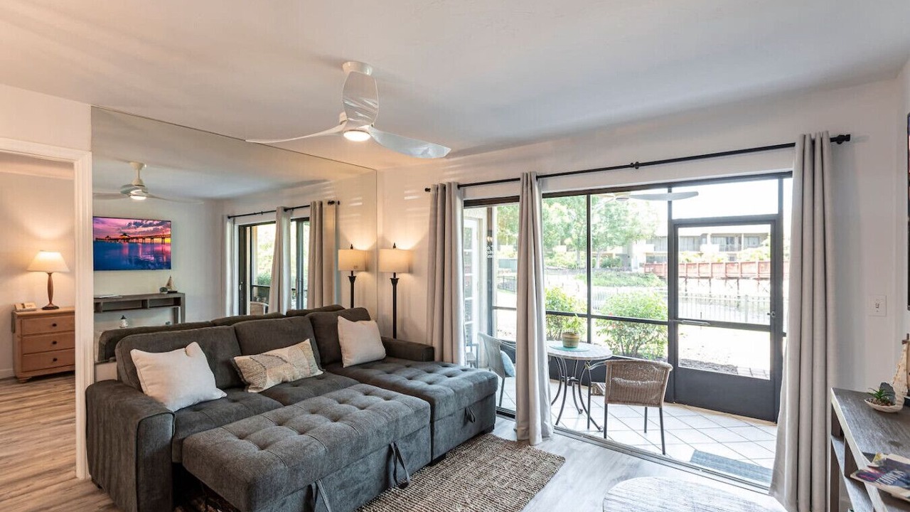 Photo of Livingroom in Park Shore
