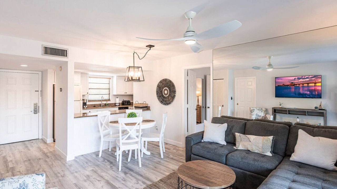 Photo of Livingroom in Park Shore