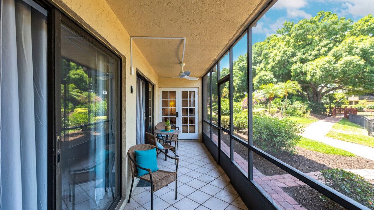 Photo of Outdoor in Park Shore