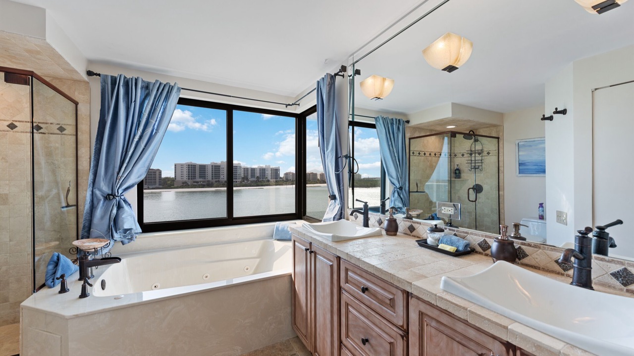 Photo of Bathroom in Isles of Capri