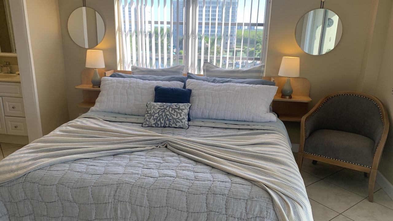 Photo of Bedroom in Vanderbilt Beach