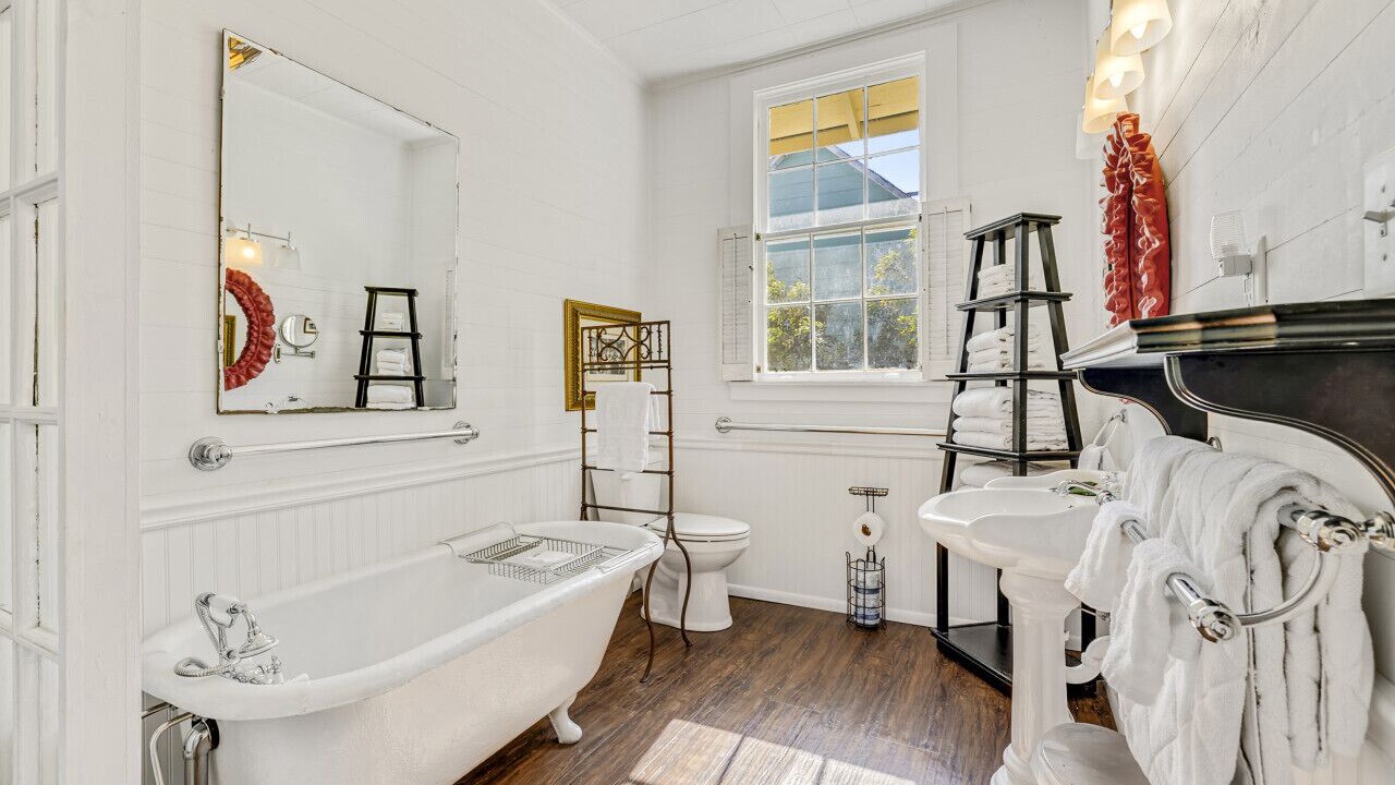 Photo of Bathroom in Cedar Key