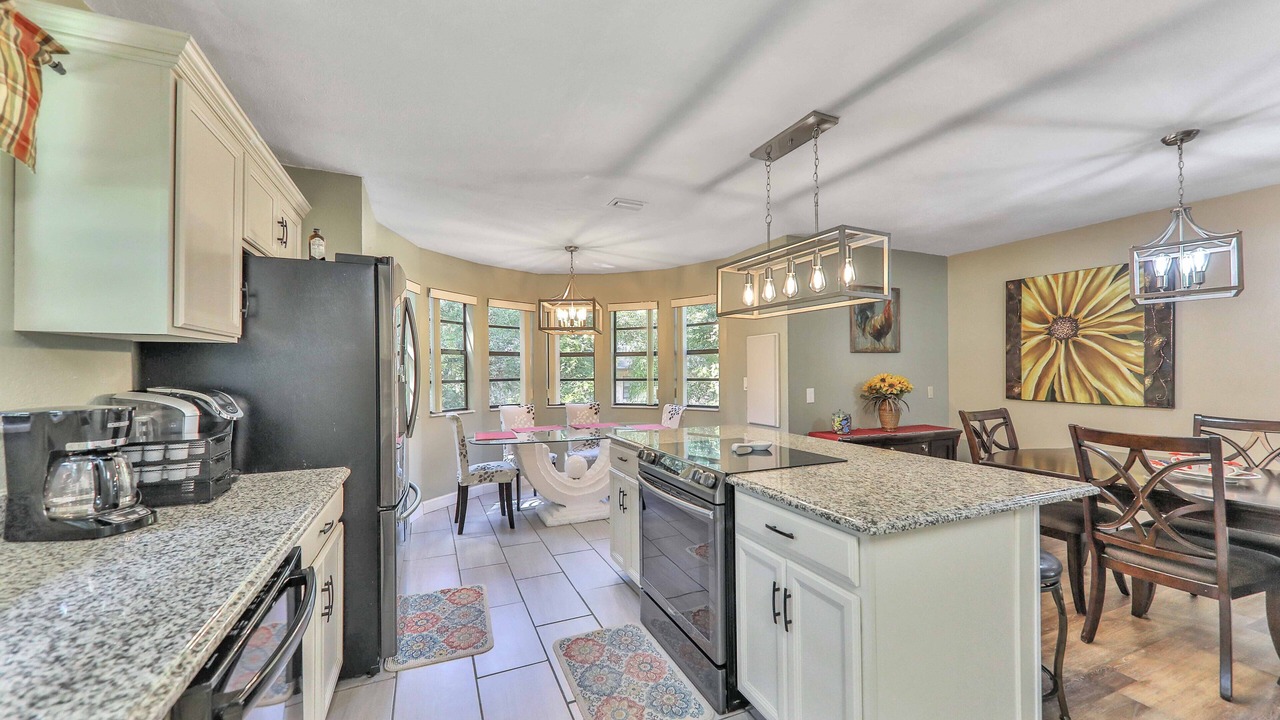 Photo of Kitchen in Avon Park