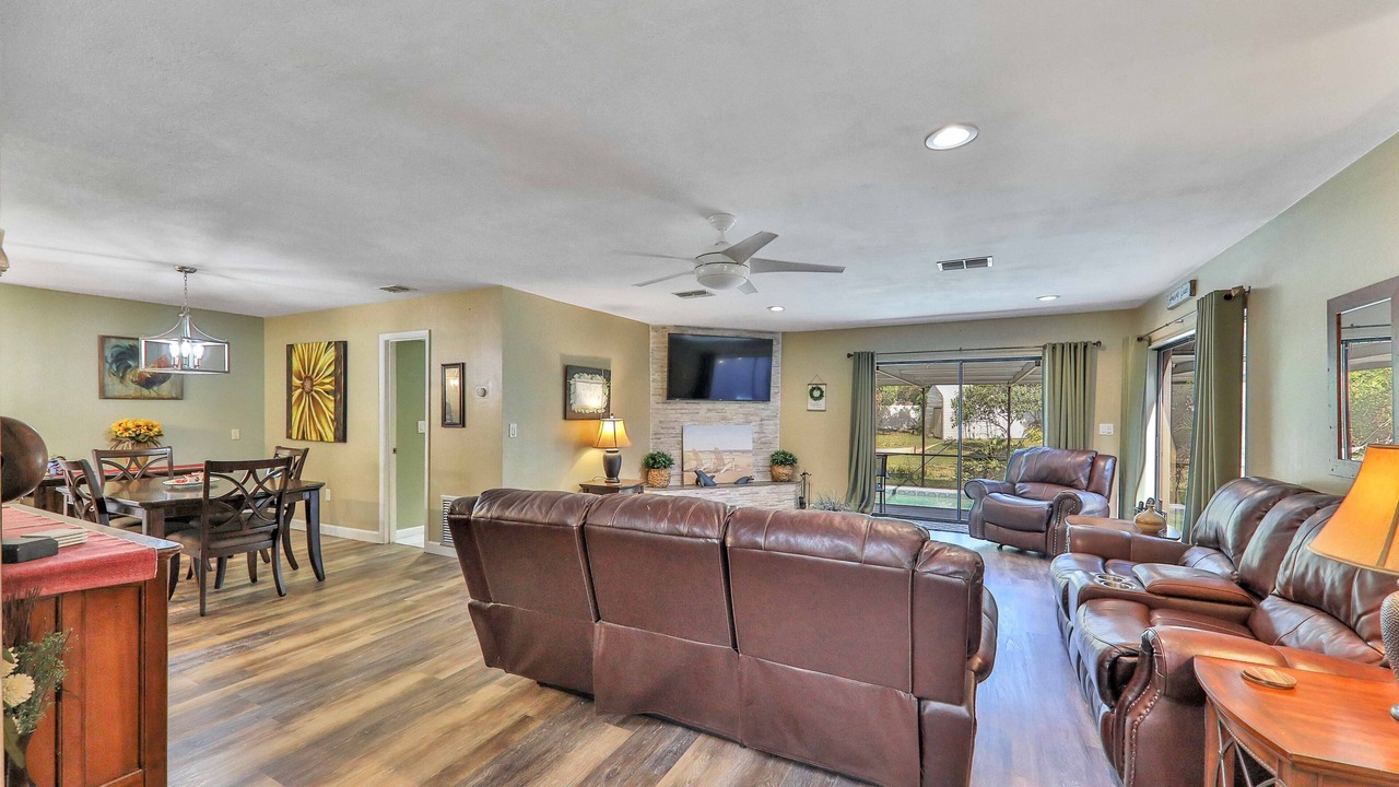 Photo of Livingroom in Avon Park