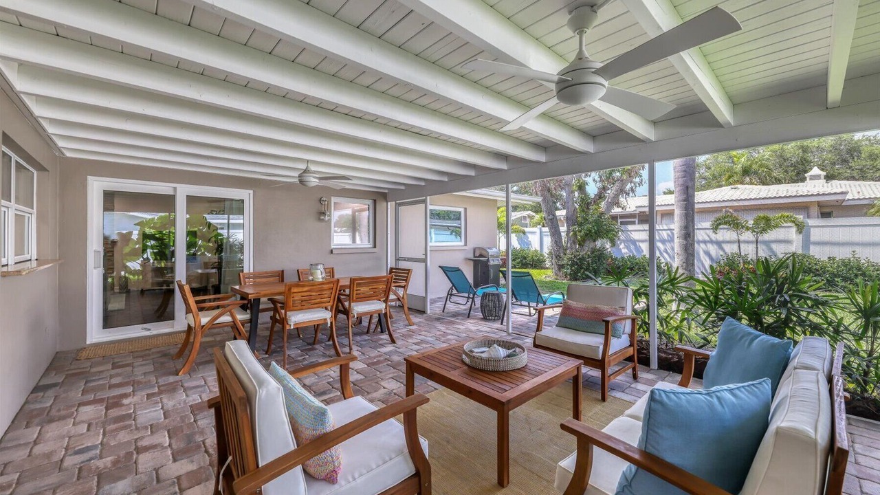 Photo of Outdoor in Harbor Hills