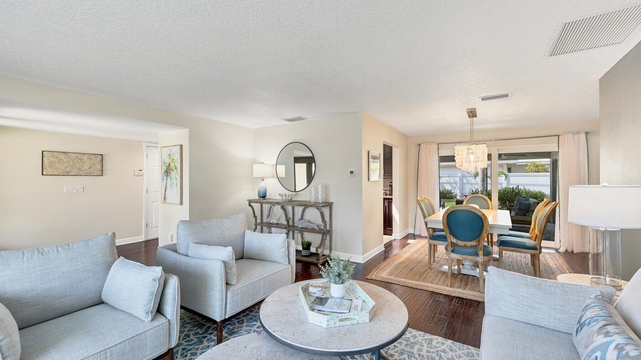 Photo of Livingroom in Harbor Hills