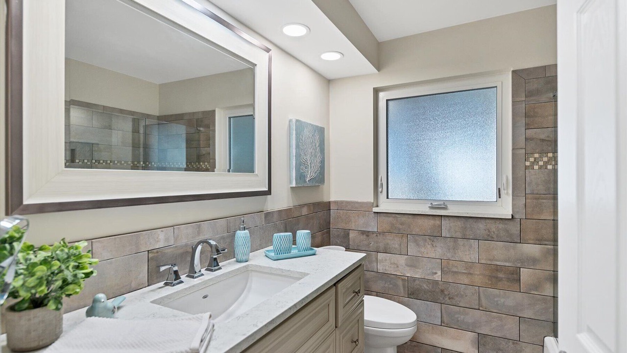 Photo of Bathroom in Harbor Hills