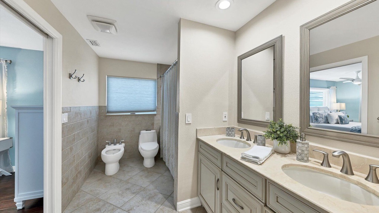 Photo of Bathroom in Harbor Hills