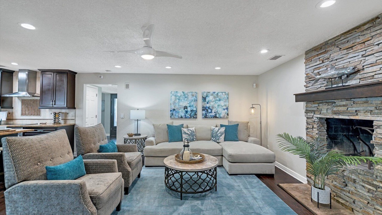 Photo of Livingroom in Harbor Hills