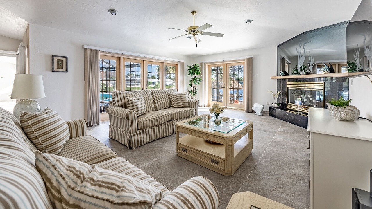 Photo of Livingroom in Eight Lakes